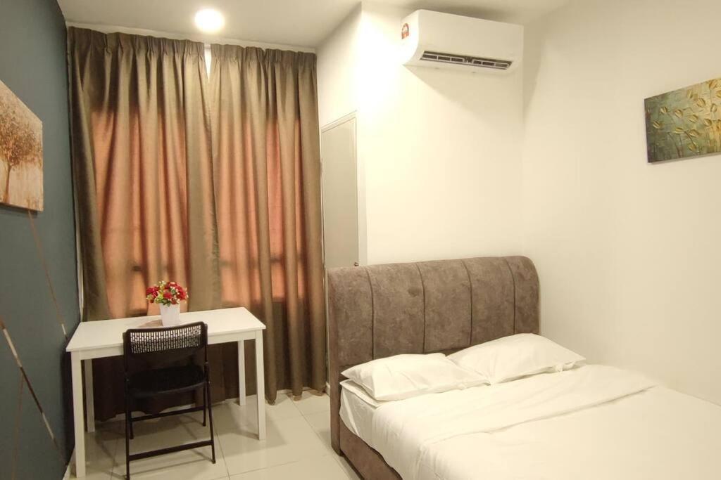 Hzb301-Selfcheck-In-Wi-Fi- Netflix- Parking- Pool-2 Bedroom- Klia, 7099 Sepang Exterior foto